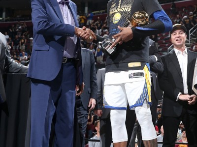 江南体育-NBA常规赛颁奖盛典，谁将成为MVP