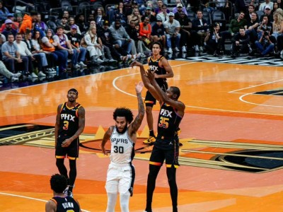 江南体育-NBA季后赛：湖人横扫开拓者，晋级西部半决赛