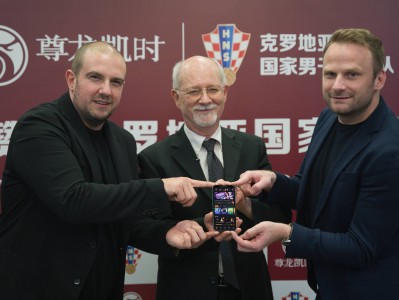 江南体育-皇家马德里在欧冠赛场上继续保持不败，晋级淘汰赛将面对拜仁慕尼黑