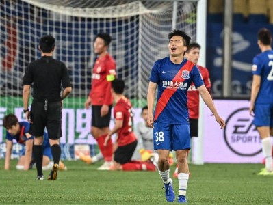 江南体育-沪申花攻防失衡，主教练力求打破僵局