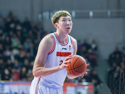 江南体育-CBA首轮比赛落幕，辽宁队夺冠领跑积分榜