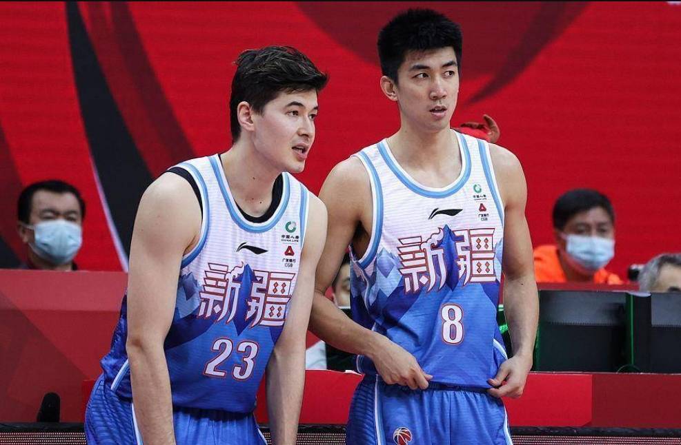 广东宏远男篮再胜新疆男篮南北对决火爆世界观众眼球