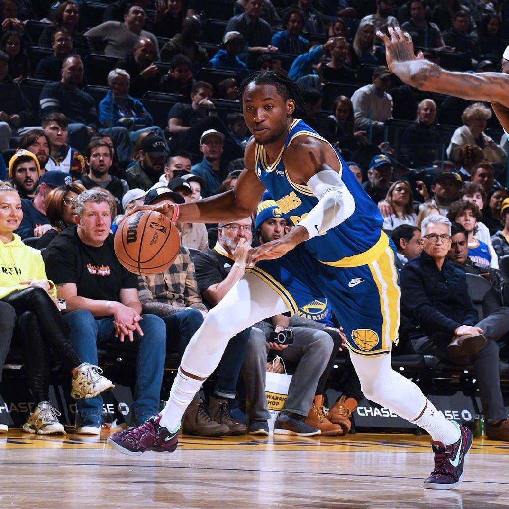 NBA季前赛即将开幕，球星们准备就绪