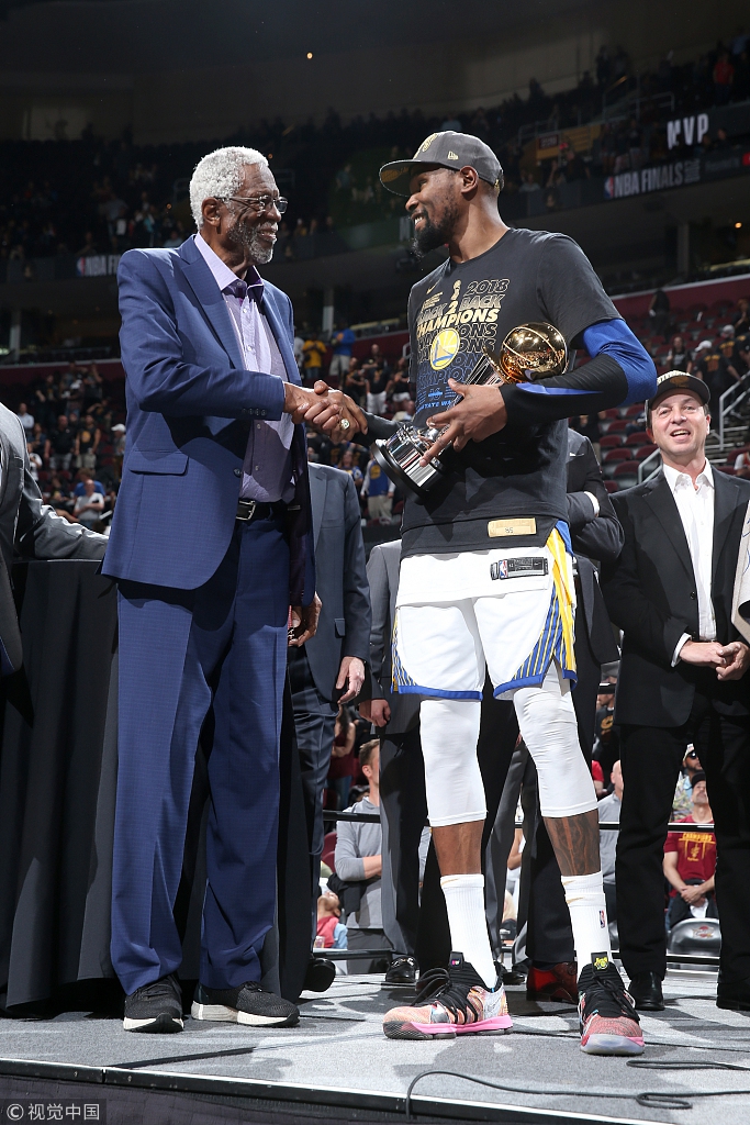 NBA常规赛颁奖盛典，谁将成为MVP