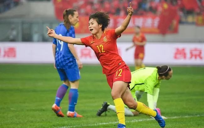 女子足球比赛势必带来惊喜！