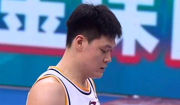 辽宁男篮深陷困境，状态低迷