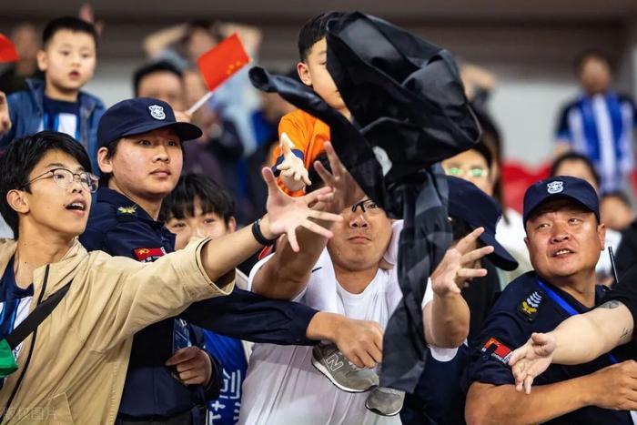 俄罗斯联赛赛程出炉，球迷翘首期待焦点对决