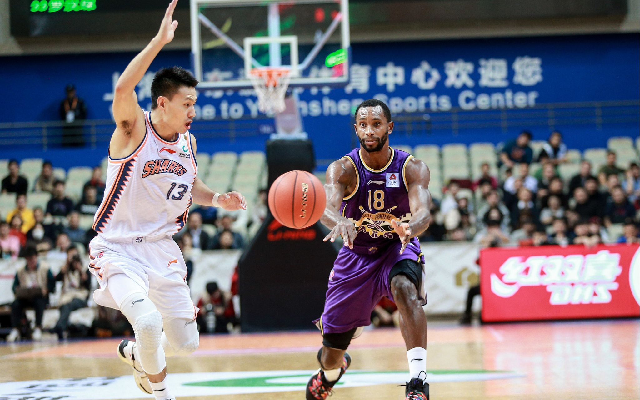 青岛男篮客场逆袭，取得关键胜利