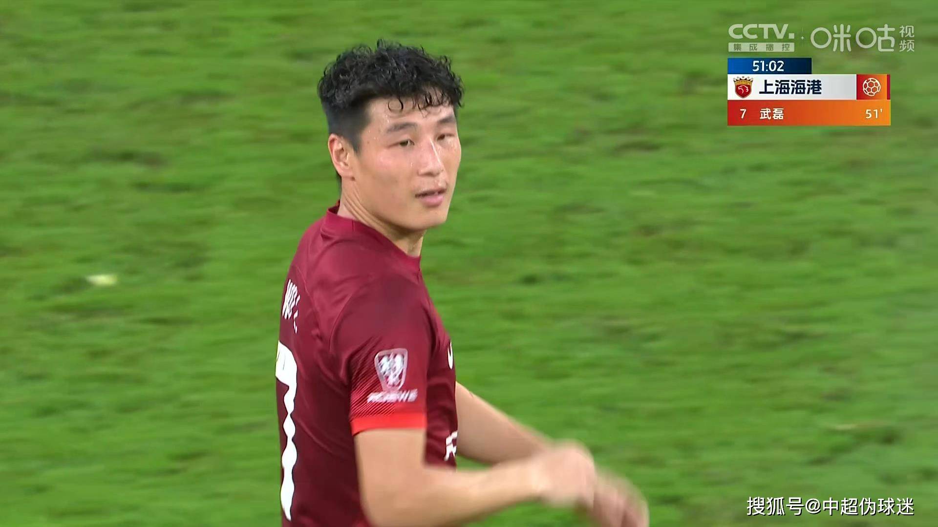 上港客场大胜绿城，继续领跑积分榜