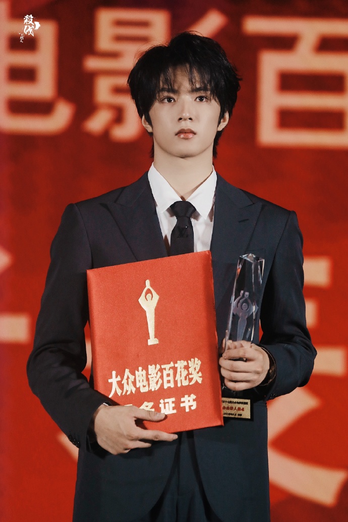 新晋球员夺取本季最佳新人奖