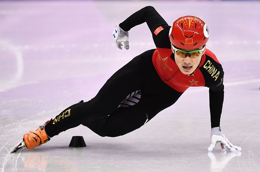 短道速滑选手连夺两金，再创佳绩