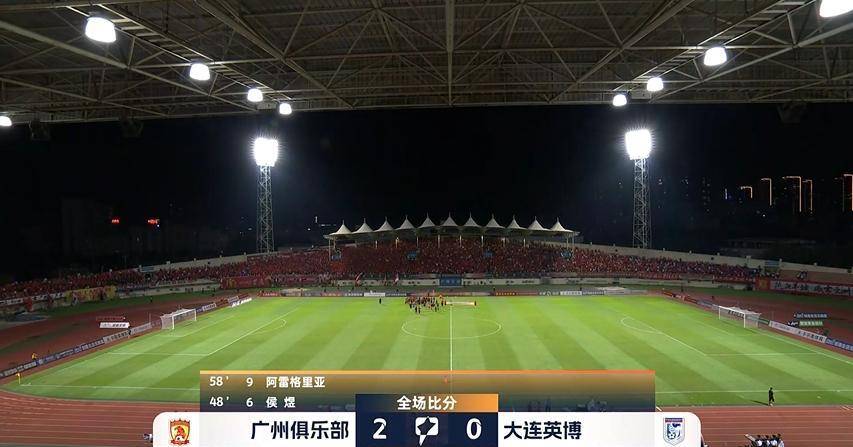 逆境中崛起的球队在比赛中创造奇迹，感动万千