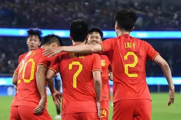 亚洲俱乐部足球赛事引发球迷狂热